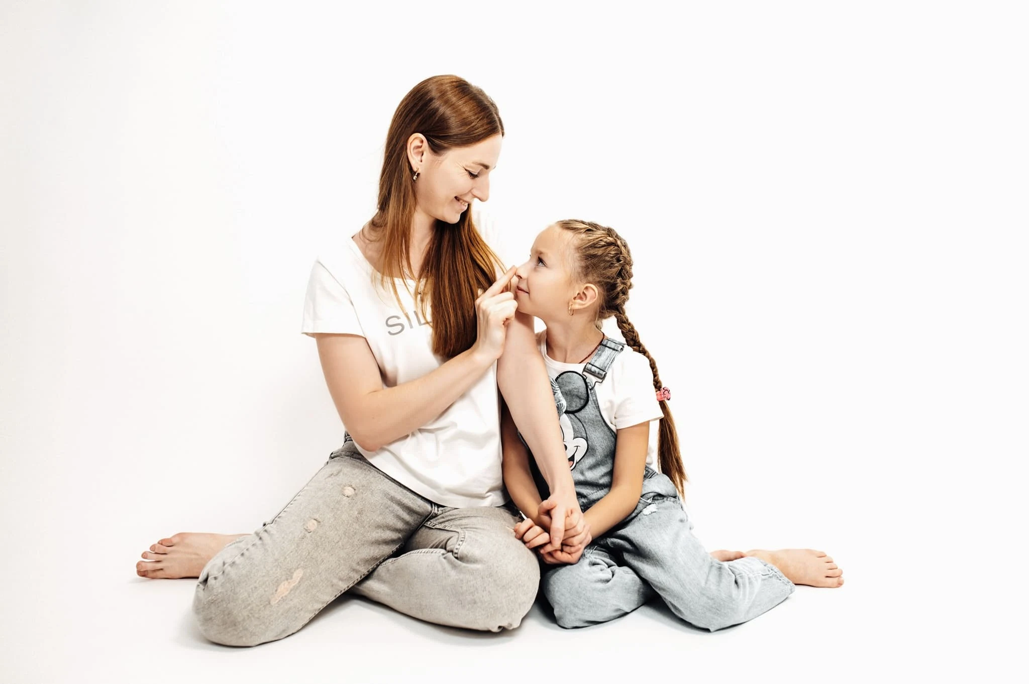 Ateliérová portrétní fotografie s jemným stylingem